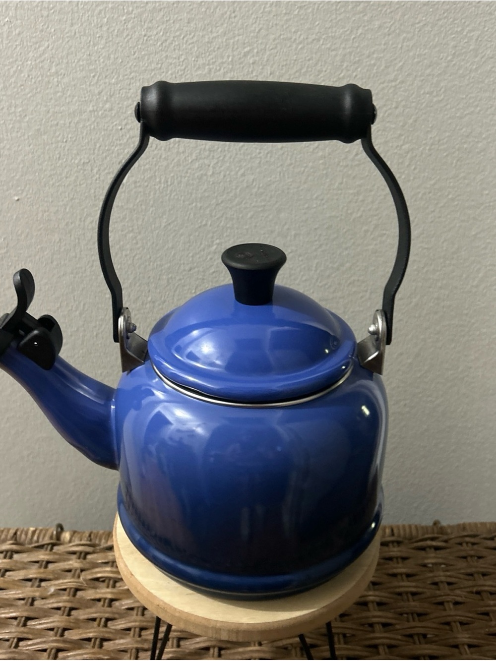 Le Creuset 1.25 Qt Whistling Classic Demi Kettle Blue